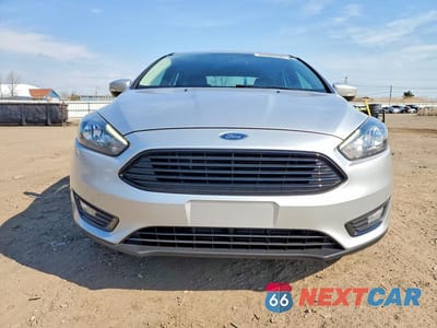 Piąte zdjęcie samochodu w środku: 2018 FORD FOCUS SE VIN:1FADP3FE8JL210269 - miniatura