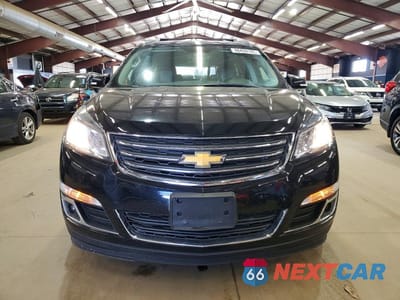 Piąte zdjęcie samochodu w środku: 2017 CHEVROLET TRAVERSE LT VIN:1GNKRHKD2HJ124085 - miniatura