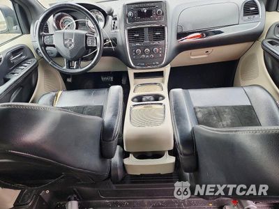 Zdjęcie 8 z 13 samochodu: 2017 DODGE GRAND CARAVAN SXT VIN:2C4RDGCG1HR589686 - miniatura