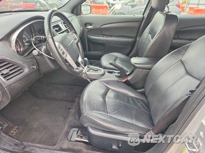 Zdjęcie 7 z 12 samochodu: 2011 CHRYSLER 200 LIMITED VIN:1C3BC2FB8BN580855 - miniatura