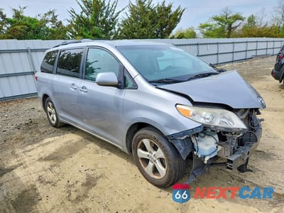 Czwarte zdjęcie samochodu z boku: 2015 TOYOTA SIENNA LE VIN:5TDKK3DC2FS550976 - miniatura