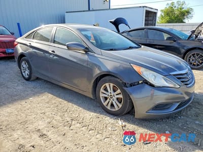 Czwarte zdjęcie samochodu z boku: 2011 HYUNDAI SONATA GLS VIN:5NPEB4AC1BH207230 - miniatura