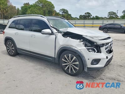 Czwarte zdjęcie samochodu z boku: 2020 MERCEDES-BENZ GLB 250 VIN:W1N4M4GB6LW018923 - miniatura