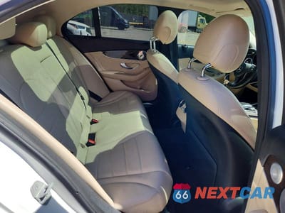 Zdjęcie 10 z 12 samochodu: 2015 MERCEDES-BENZ C 300 4MATIC VIN:55SWF4KB1FU049425 - miniatura