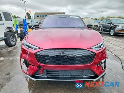 Piąte zdjęcie samochodu w środku: 2025 FORD MUSTANG MACH-E GT VIN:3FMTK4SX0SMA13643 - miniatura
