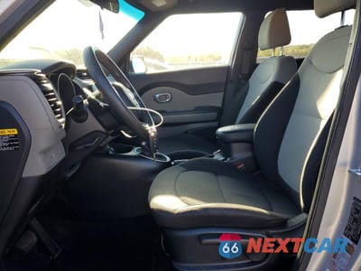 Zdjęcie 7 z 12 samochodu: 2019 KIA SOUL BASE VIN:KNDJN2A2XK7683076 - miniatura