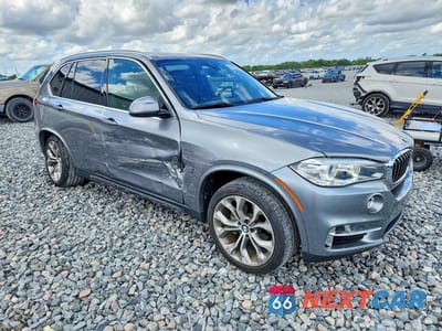 Czwarte zdjęcie samochodu z boku: 2018 BMW X5 SDRIVE35I VIN:5UXKR2C5XJ0Z19800 - miniatura