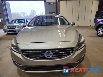 Piąte zdjęcie samochodu w środku: 2015 VOLVO V60 PLATINUM VIN:YV1612SM9F1267136 - miniatura