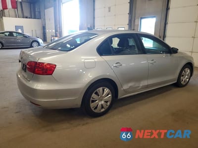 Trzecie zdjęcie samochodu z tyłu: 2014 VOLKSWAGEN JETTA SE VIN:3VWD17AJ4EM293868 - miniatura