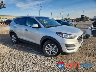 Czwarte zdjęcie samochodu z boku: 2019 HYUNDAI TUCSON SE VIN:KM8J2CA4XKU059887 - miniatura