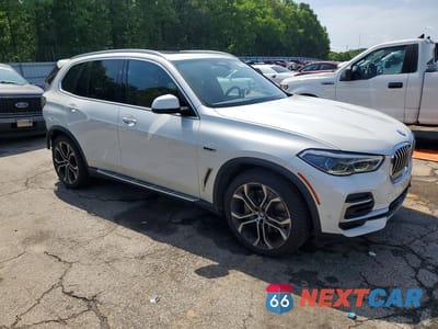 Czwarte zdjęcie samochodu z boku: 2023 BMW X5 XDRIVE45E VIN:5UXTA6C04P9R71998 - miniatura