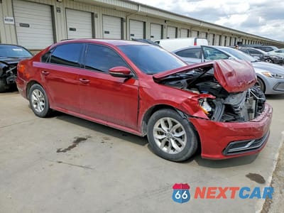 Czwarte zdjęcie samochodu z boku: 2018 VOLKSWAGEN PASSAT VIN:1VWAA7A39JC023728 - miniatura