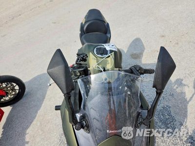 Piąte zdjęcie samochodu w środku: 2024 KAWASAKI EX650 P VIN:ML5EXEP11RDAC4786 - miniatura