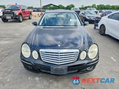 Piąte zdjęcie samochodu w środku: 2007 MERCEDES-BENZ E 550 VIN:WDBUF72X27A999002 - miniatura