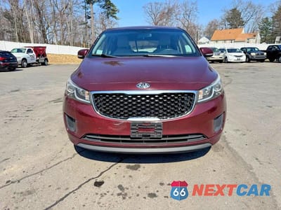 Piąte zdjęcie samochodu w środku: 2016 KIA SEDONA LX VIN:KNDMB5C18G6171969 - miniatura