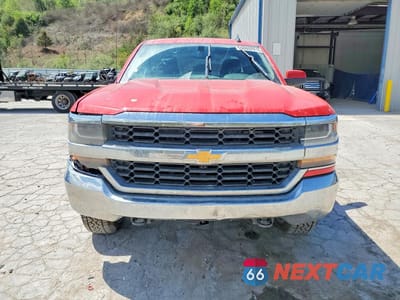 Piąte zdjęcie samochodu w środku: 2018 CHEVROLET SILVERADO K1500 LT VIN:1GCVKREC9JZ313536 - miniatura