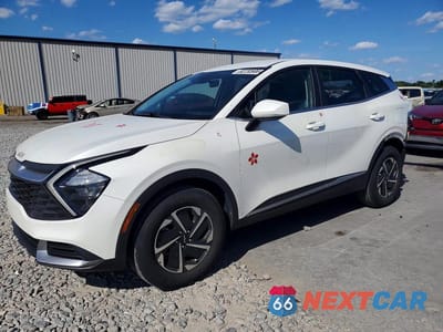 2023 KIA SPORTAGE LX KNDPUCAG6P7111282 - główne zdjęcie licytacji z USA - miniatura