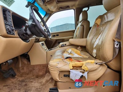 Zdjęcie 7 z 13 samochodu: 2000 CHEVROLET SUBURBAN K2500 VIN:3GNGK26U1YG175063 - miniatura