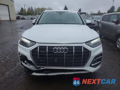 Piąte zdjęcie samochodu w środku: 2021 AUDI Q5 PREMIUM VIN:WA1AAAFY2M2052786 - miniatura