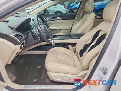 Zdjęcie 7 z 12 samochodu: 2019 LINCOLN MKZ RESERVE II VIN:3LN6L5F92KR602630 - miniatura