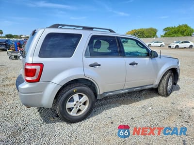 Trzecie zdjęcie samochodu z tyłu: 2011 FORD ESCAPE VIN:1FMCU0D76BKA14769 - miniatura