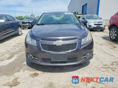 Piąte zdjęcie samochodu w środku: 2014 CHEVROLET CRUZE LT VIN:1G1PE5SBXE7232429 - miniatura