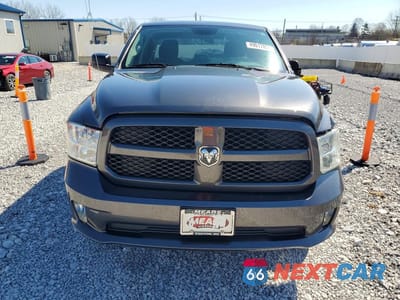 Piąte zdjęcie samochodu w środku: 2018 RAM 1500 ST VIN:1C6RR7FT5JS223087 - miniatura