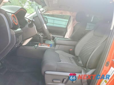 Zdjęcie 7 z 12 samochodu: 2018 TOYOTA TUNDRA CREWMAX SR5 VIN:5TFDW5F19JX747375 - miniatura