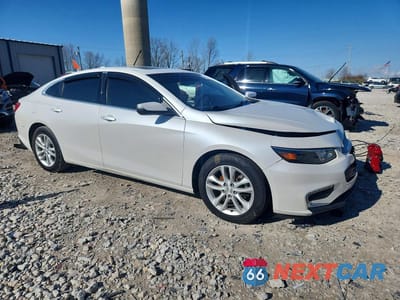 Czwarte zdjęcie samochodu z boku: 2017 CHEVROLET MALIBU LT VIN:1G1ZE5ST3HF126805 - miniatura