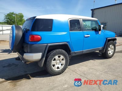 Trzecie zdjęcie samochodu z tyłu: 2007 TOYOTA FJ CRUISER BASE VIN:JTEBU11F570098311 - miniatura