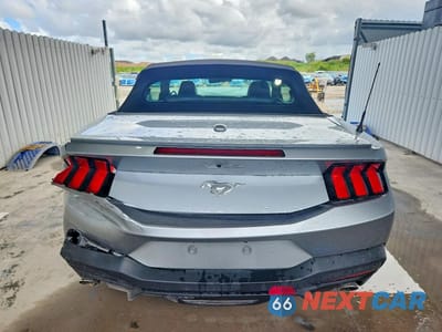 Zdjęcie 6 z 13 samochodu: 2025 FORD MUSTANG VIN:1FAGP8UH7S5120642 - miniatura