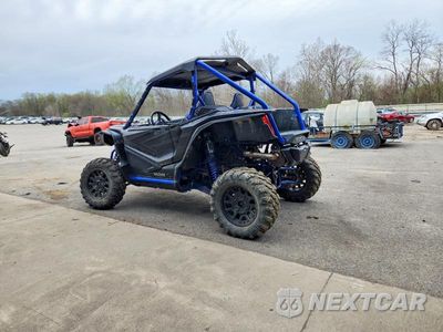 Trzecie zdjęcie samochodu z tyłu: 2021 HONDA TALON 1000 UTILITY VEHICLE VIN:1HFVE0578M4202344 - miniatura