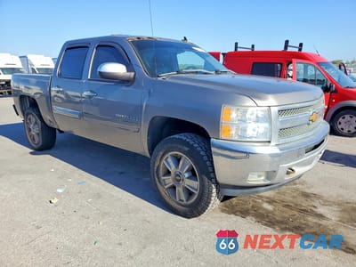 Czwarte zdjęcie samochodu z boku: 2012 CHEVROLET SILVERADO K1500 LT VIN:3GCPKSE75CG259304 - miniatura