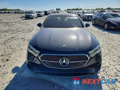 Piąte zdjęcie samochodu w środku: 2024 MERCEDES BENZ E 350 4MATIC VIN:W1KLF4HB8RA025587 - miniatura
