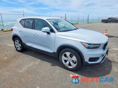 Czwarte zdjęcie samochodu z boku: 2020 VOLVO XC40 T5 MOMENTUM VIN:YV4162UK1L2282701 - miniatura