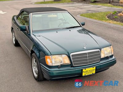 1995 MERCEDES-BENZ E 320 WDBEA66E8SC282817 - główne zdjęcie licytacji z USA - miniatura