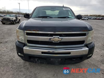 Piąte zdjęcie samochodu w środku: 2011 CHEV SILVERADO K1500 LT VIN:1GCRKSE36BZ172290 - miniatura