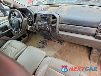 Zdjęcie 8 z 13 samochodu: 2019 FORD F550 SUPER DUTY VIN:1FDUF5HT0KDA06898 - miniatura