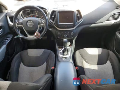Zdjęcie 8 z 12 samochodu: 2014 JEEP CHEROKEE LATITUDE VIN:1C4PJLCBXEW171272 - miniatura