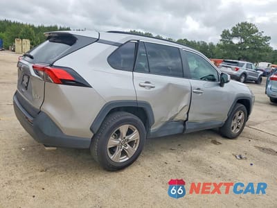 Trzecie zdjęcie samochodu z tyłu: 2022 TOYOTA RAV4 XLE VIN:2T3W1RFV7NW200570 - miniatura