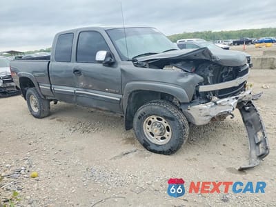 Czwarte zdjęcie samochodu z boku: 2002 CHEV SILVERADO VIN:1GCHK29U52E200182 - miniatura