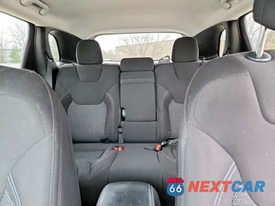 Zdjęcie 10 z 14 samochodu: 2019 JEEP CHEROKEE LATITUDE VIN:1C4PJMCB4KD213352 - miniatura