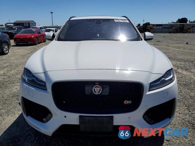 Piąte zdjęcie samochodu w środku: 2019 JAGUAR F-PACE S VIN:SADCM2FV0KA353596 - miniatura