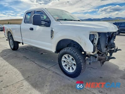 Czwarte zdjęcie samochodu z boku: 2017 FORD F250 SUPER DUTY VIN:1FT7X2B69HED31780 - miniatura