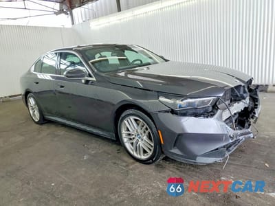 Czwarte zdjęcie samochodu z boku: 2025 BMW 530 I VIN:WBA43FJ07SCU64329 - miniatura