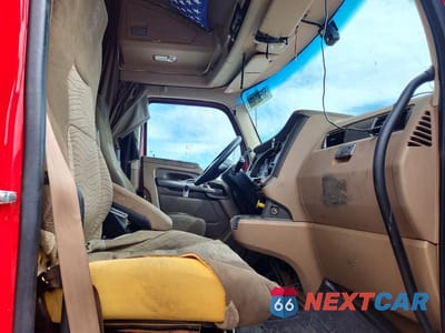 Piąte zdjęcie samochodu w środku: 2019 KENWORTH T680 SEMI TRUCK VIN:1XKYDP9XXKJ295545 - miniatura