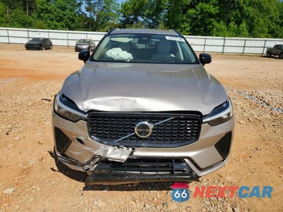 Piąte zdjęcie samochodu w środku: 2024 VOLVO XC60 ULTIMATE VIN:YV4L12RM1R1750913 - miniatura
