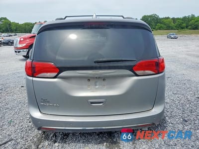 Zdjęcie 6 z 12 samochodu: 2017 CHRYSLER PACIFICA TOURING L VIN:2C4RC1BG3HR668181 - miniatura