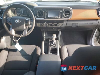 Zdjęcie 8 z 11 samochodu: 2019 TOYOTA TACOMA SR5 V6 VIN:5TFSZ5AN5KX196579 - miniatura