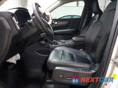 Zdjęcie 7 z 14 samochodu: 2023 VOLVO XC40 CORE VIN:YV4L12UV1P2910747 - miniatura